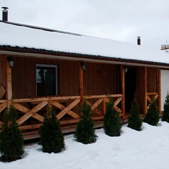 Свой двор. Веранда для отдыха. Мангал